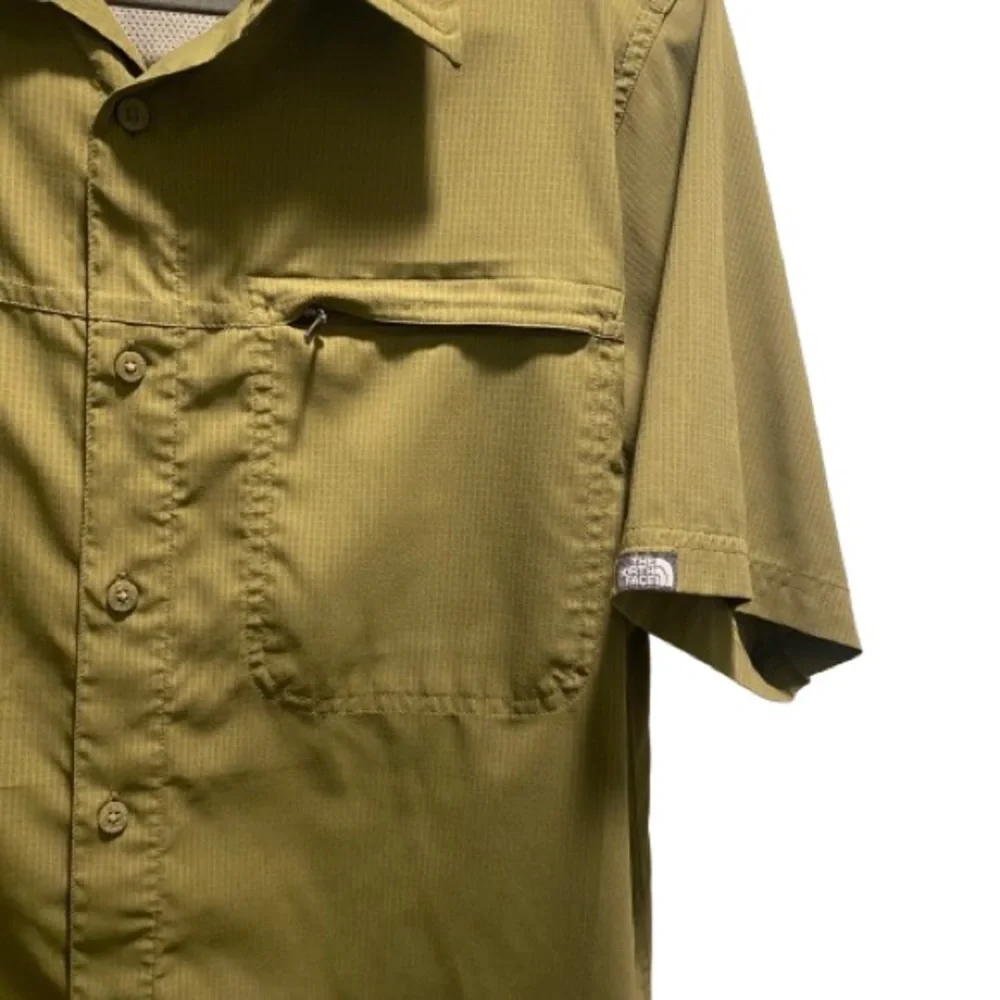 North Face Button Up Short Sleeve Performance Shirt Men’s Medium Army Green